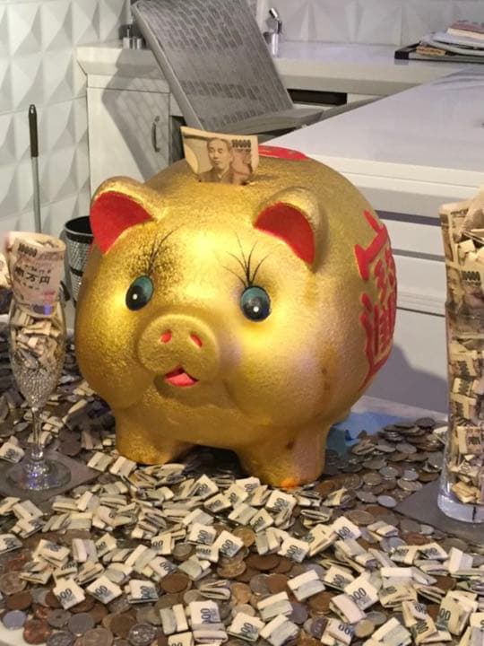 ☆ブタ☆ 貯金箱（縁起、運気抜群）