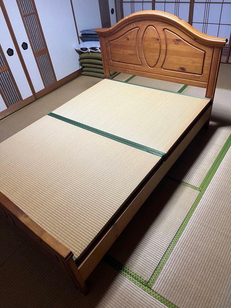 木製和式ダブルベッド、畳マットレス付き