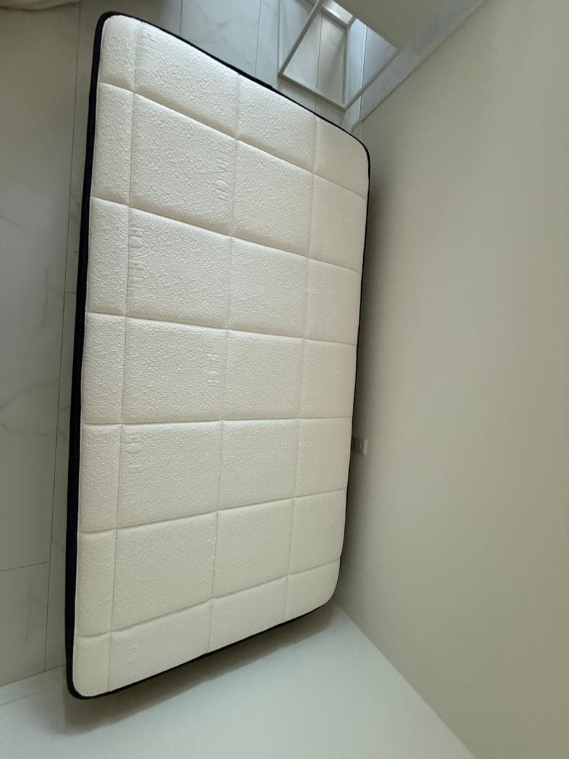 Avenco アベンコ　マットレス　シーツと汗取りパット付き　美品