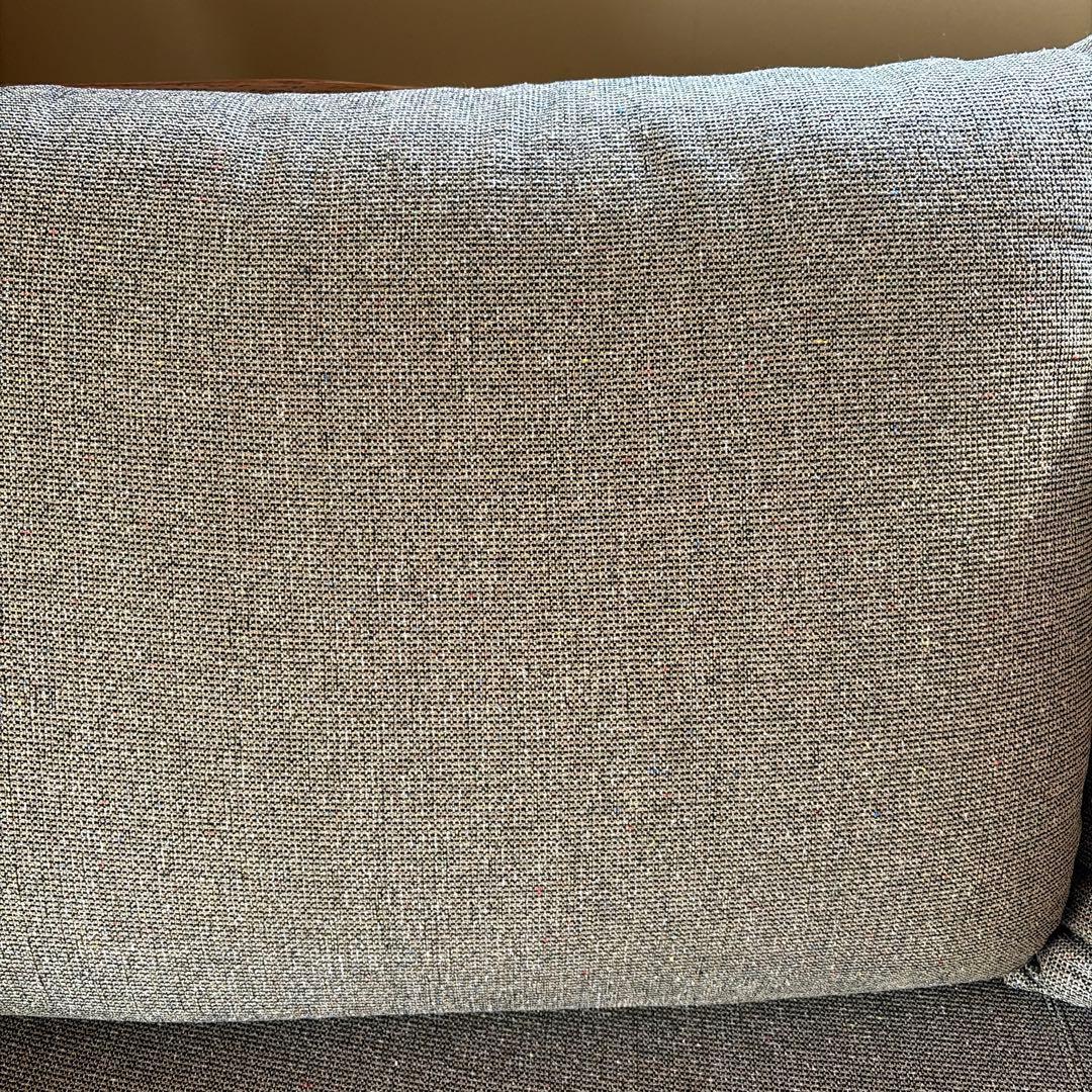 飛騨産業（キツツキマーク）より「木かげ」シリーズの3人掛けソファ