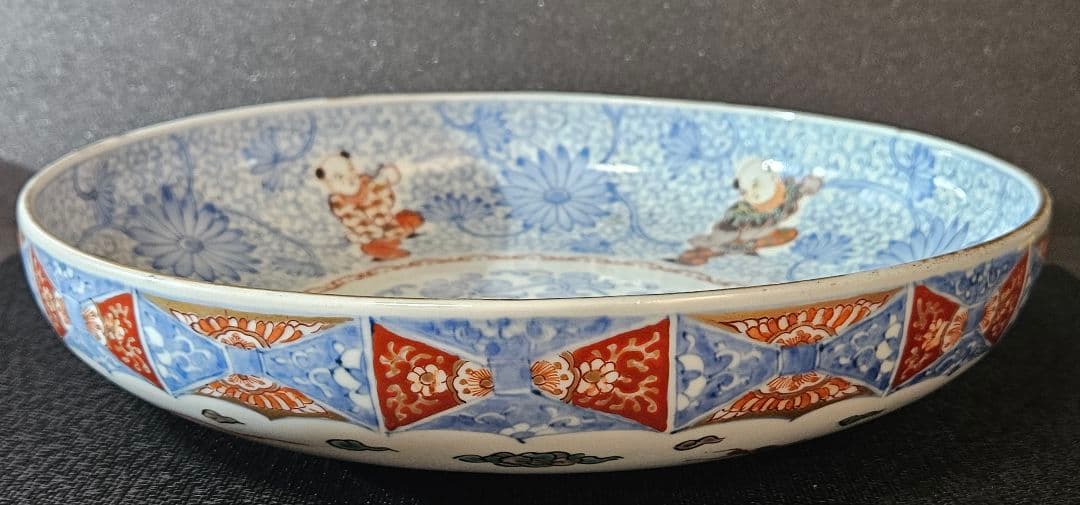 大名品❗】江戸時代　古伊万里　染錦　 唐草文に金彩色絵唐子図　31.2cm大鉢