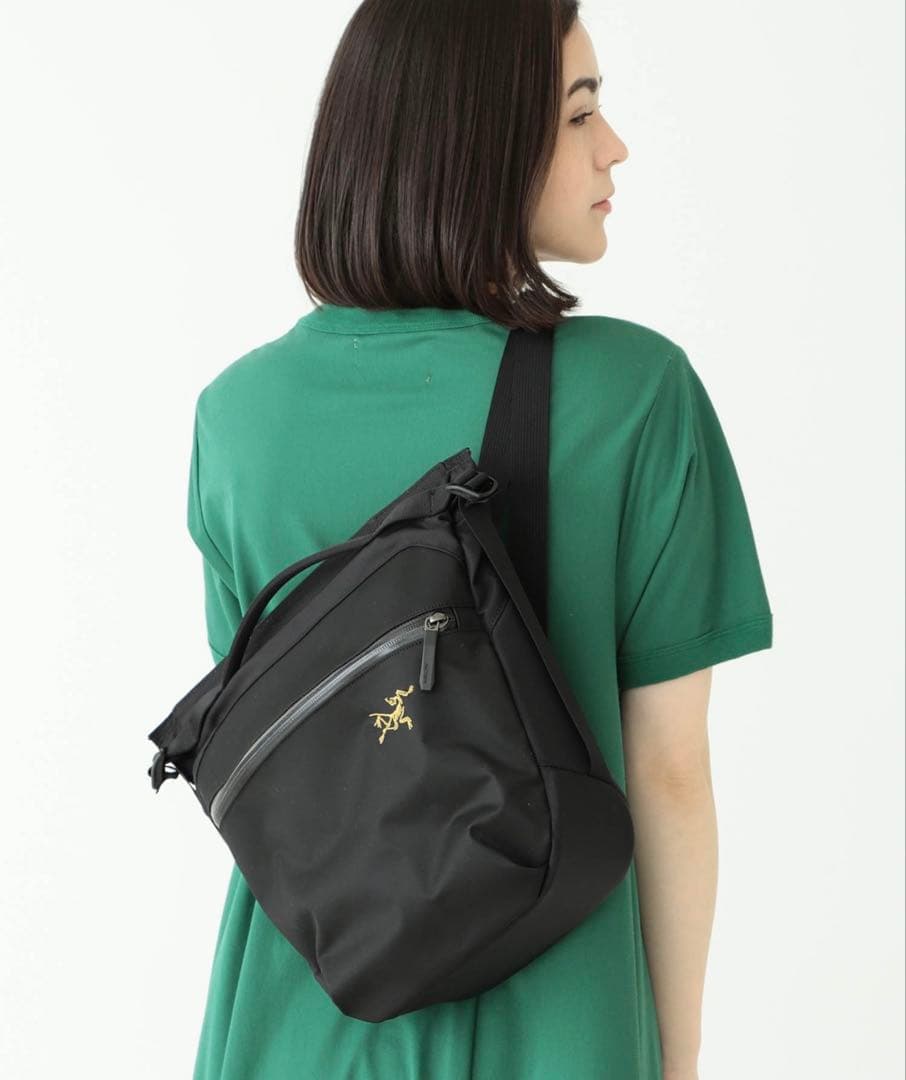 ARC’TERYX / Arro8 Shoulder bag