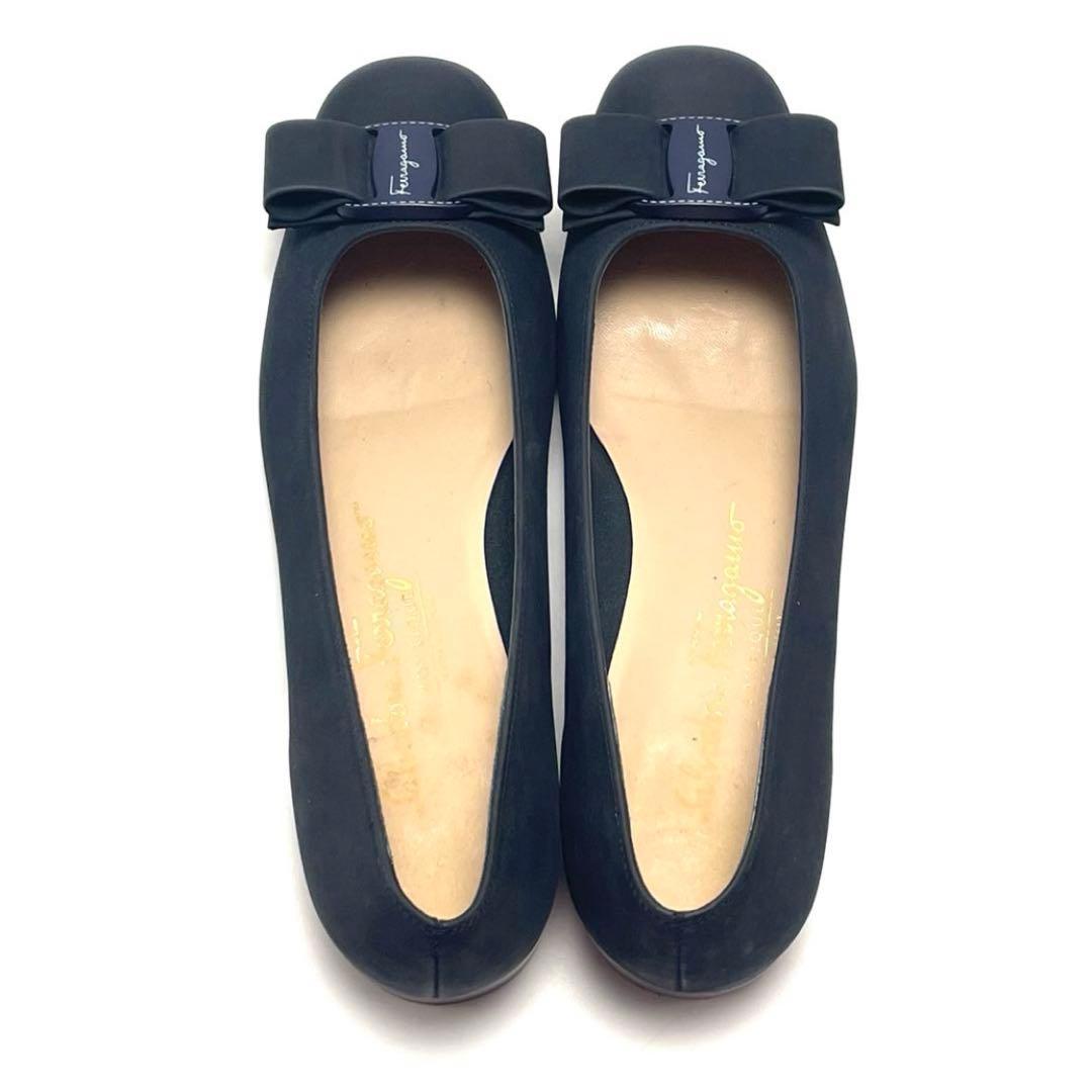 フェラガモ ヴァラ リボン パンプス ヌバック 23cm レディース ブルー系