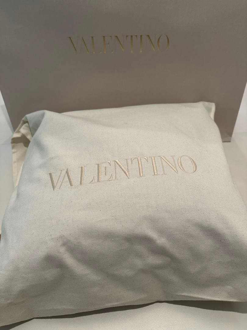 VALENTINO ミンクファークッション　ベビーレース