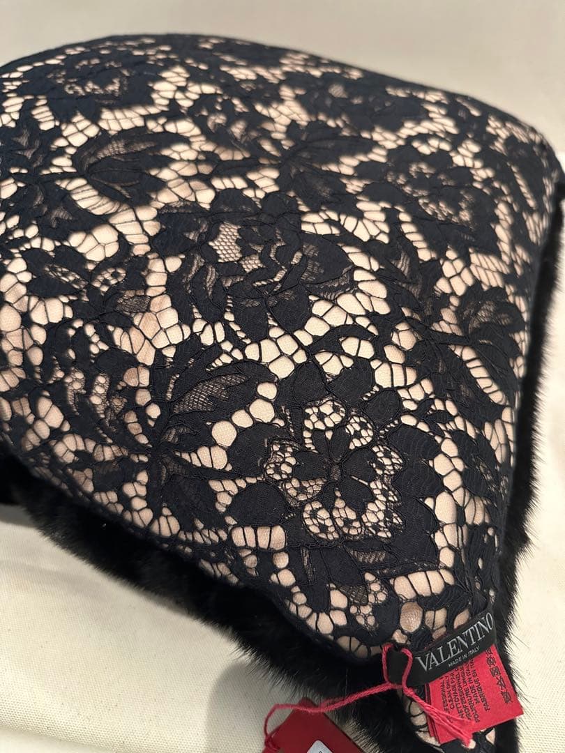 VALENTINO ミンクファークッション　ベビーレース