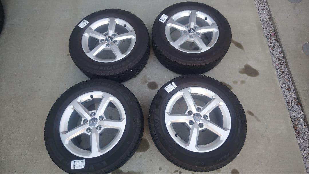 アウディQ2　純正アルミ スタッドレス8分山 16インチ