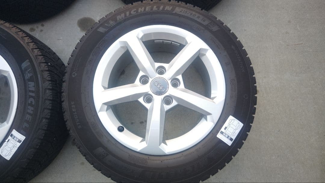 アウディQ2　純正アルミ スタッドレス8分山 16インチ