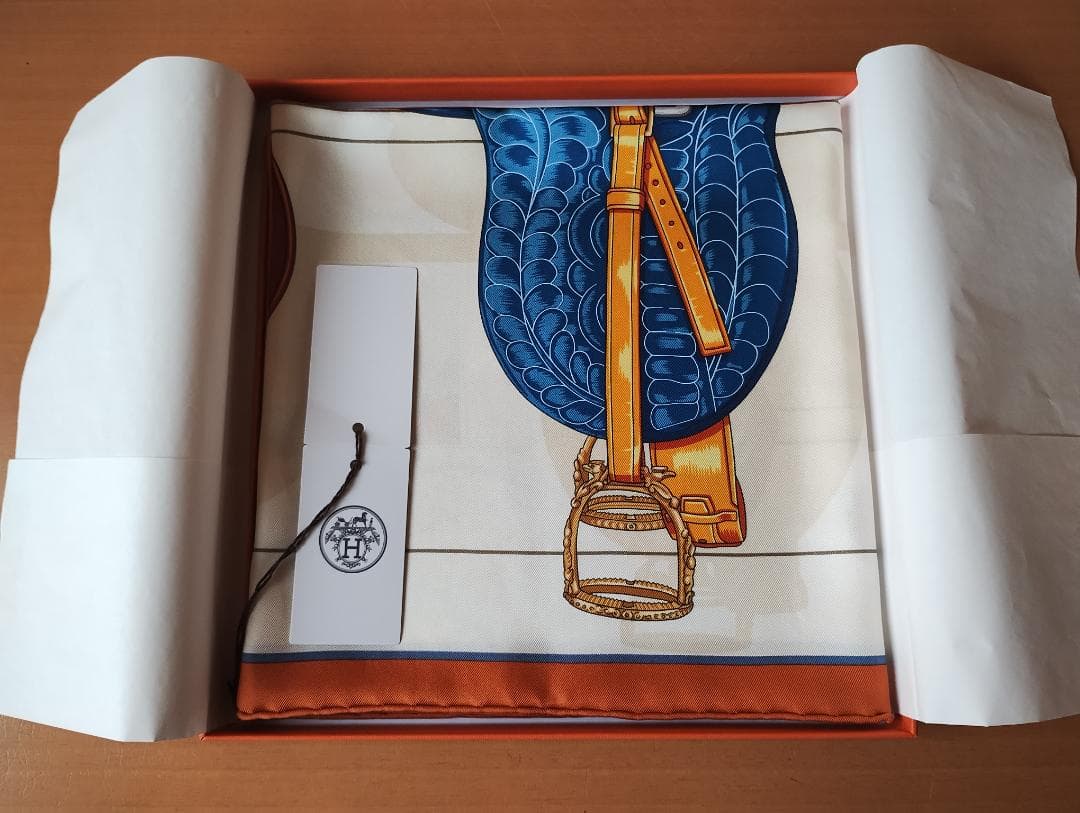 エルメス Hermes スカーフ カレ90 (すべては鞍の中に) 新品未使用品