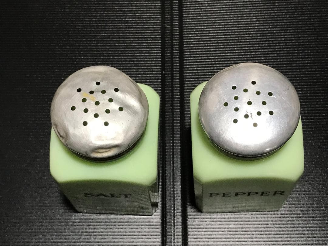 ジャネット社 ジェード　シェーカ（ソルト＆ペッパー）セット