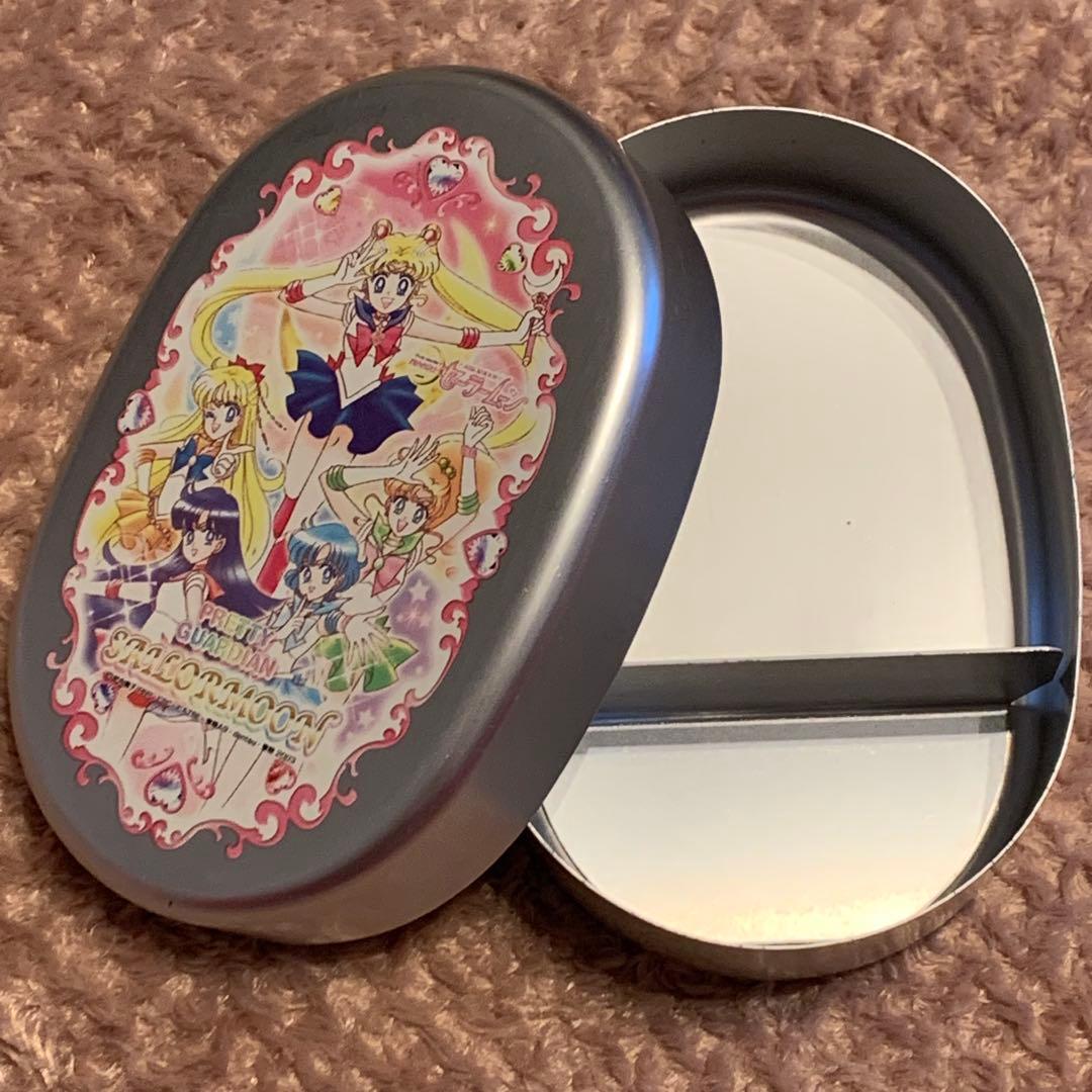実写版　セーラームーン　アルミ弁当箱　仕切り有