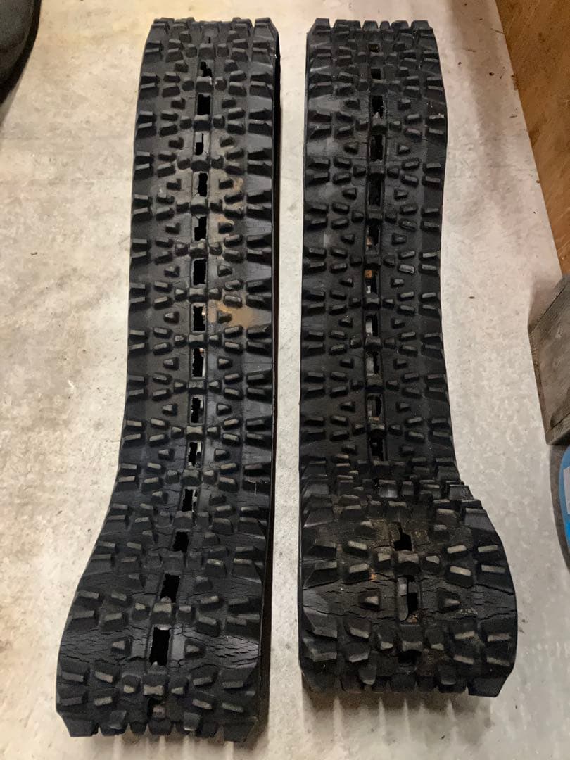 除雪機　ゴムクローラー　230 35 72 ブリジストン　中古