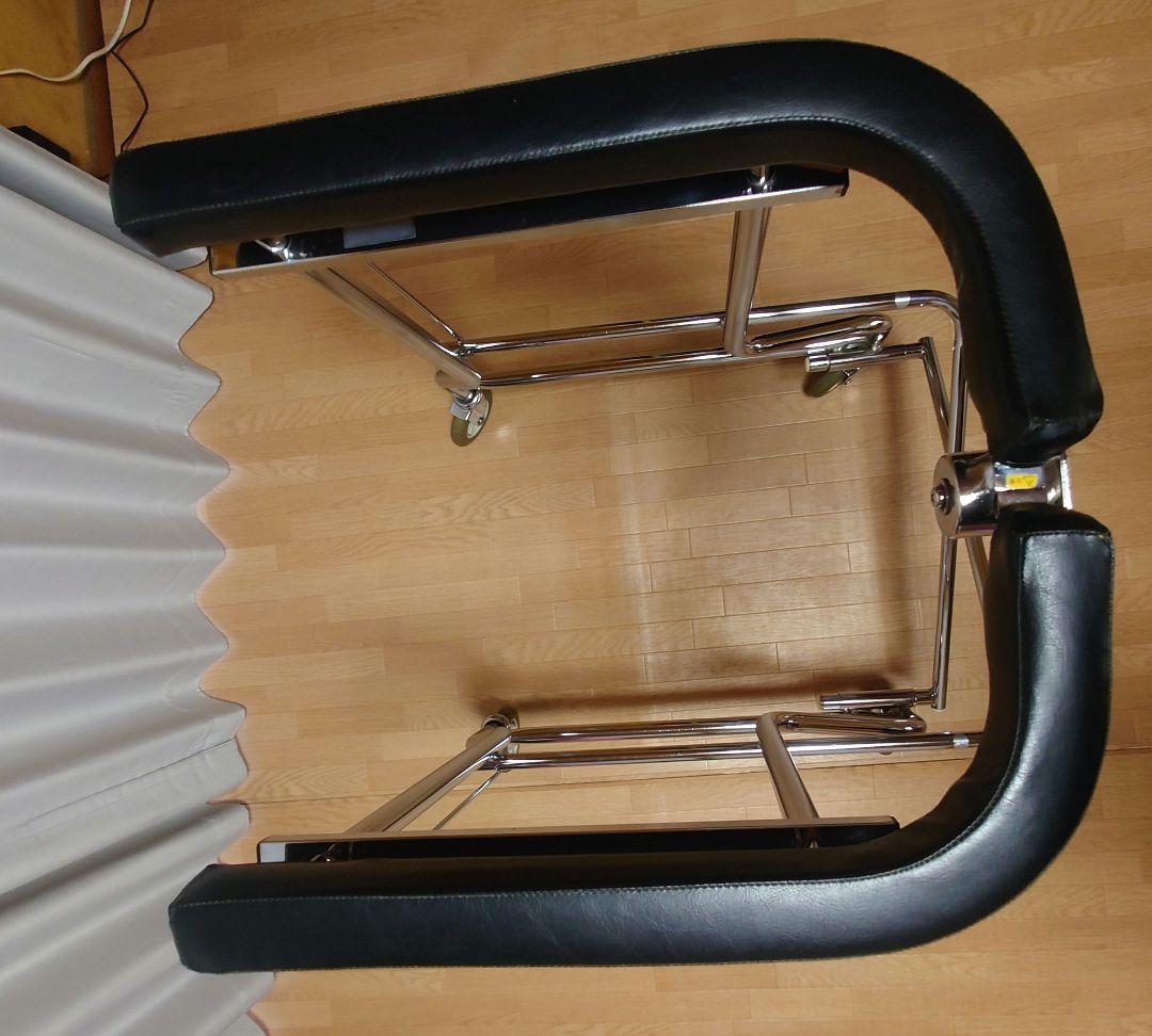 スチール製歩行器 　折りたたみ、高さ調整可能。介護、リハビリに！