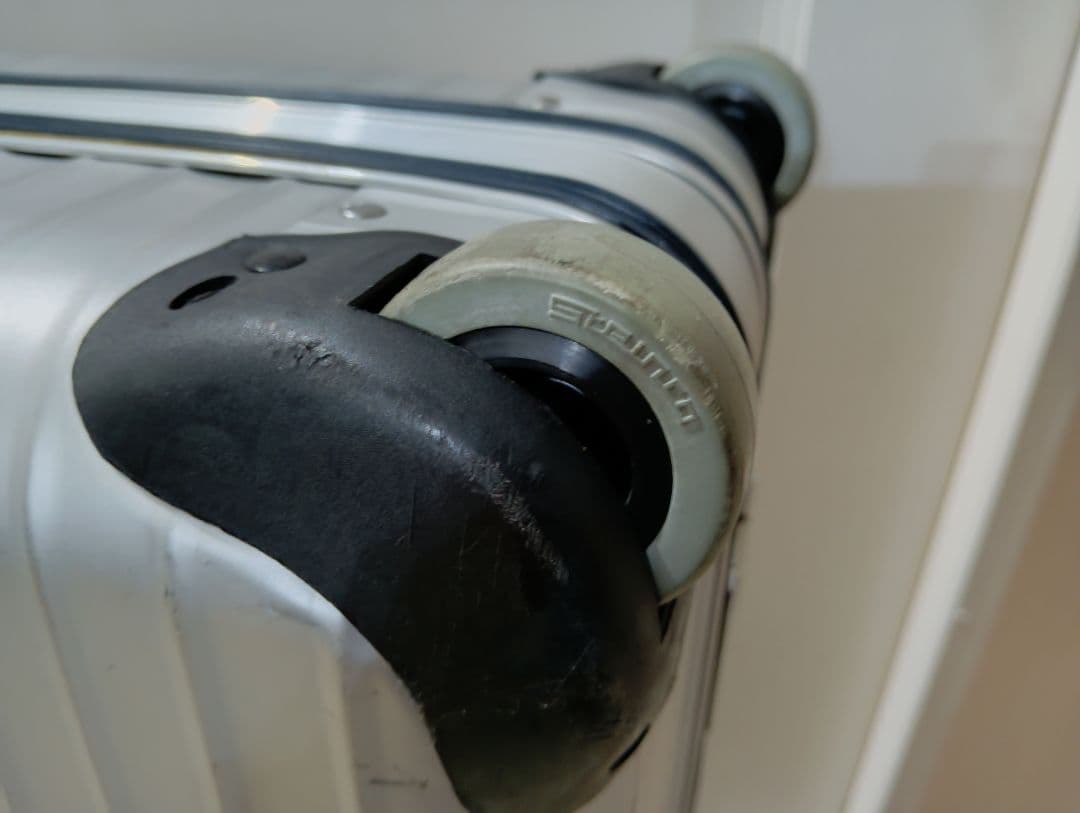 希少 廃盤品 RIMOWA silver Integral 2輪 青ロゴ