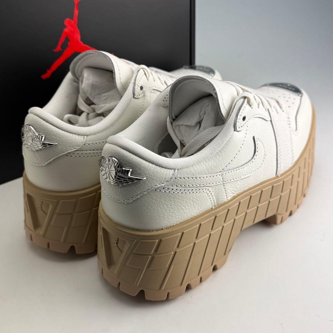 24cm ナイキ ウィメンズ エアジョーダン1 ブルックリン ロー 白