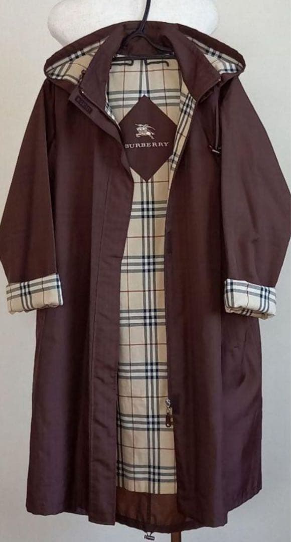 Burberry ブラウンカラー　ナイロンコート