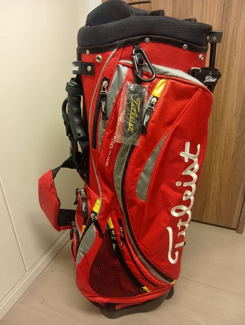 カッコよくとても目立ちます! タイトリスト スタンドキャディバッグ 口枠7分割