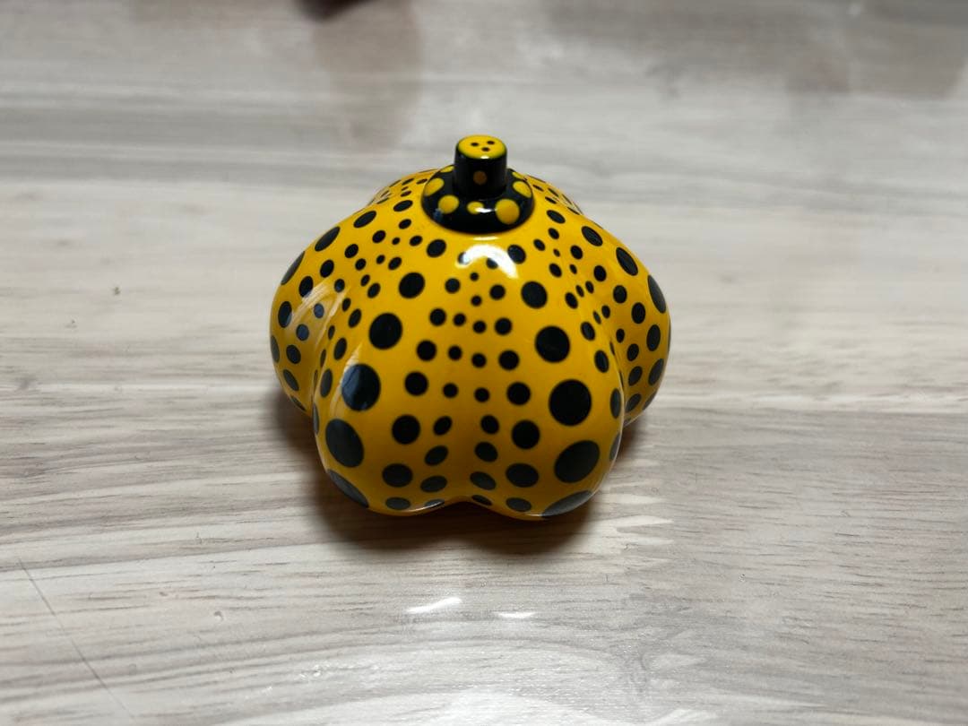 草間彌生 水玉模様 置物