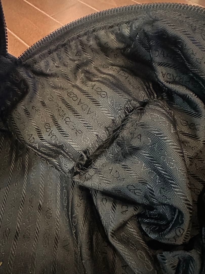 訳ありPrada ボストンバッグ 黒 ナイロン　ダイヤル式南京錠