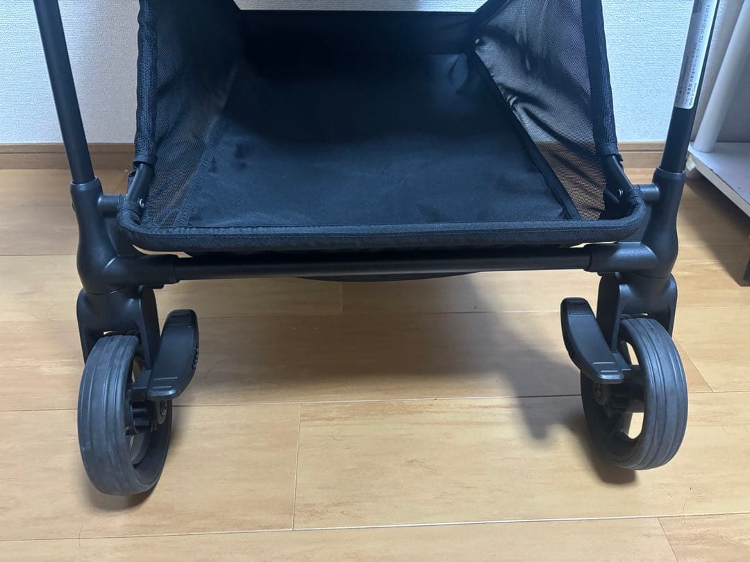 美品　説明書、保証書なし　ルーチェフリー AB グレー　アップリカ