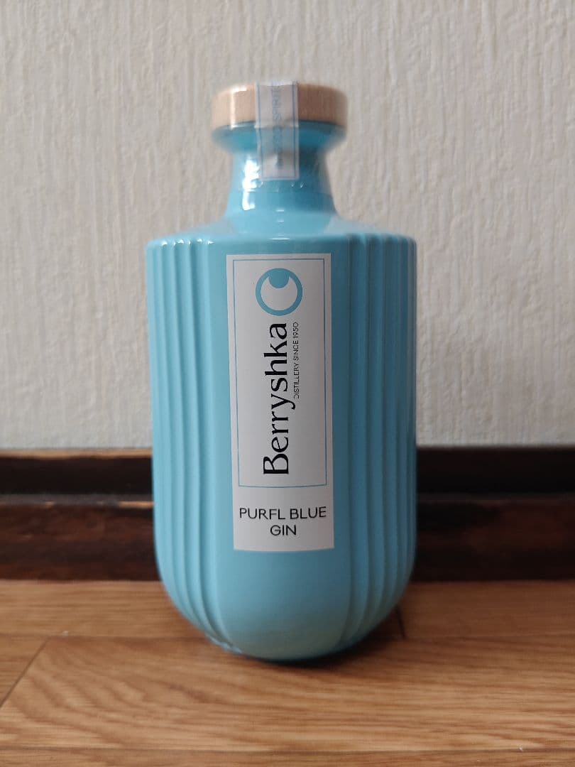 [ジン・57％]ベリーシュカ パーフル ブルージン　700ml