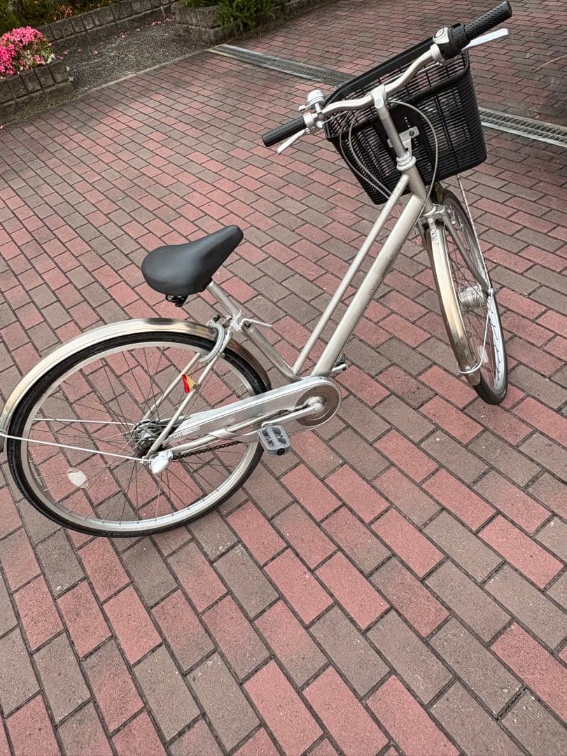 オートライト/3段変速付き軽快車(26㌅)お引き取りですが、配達も可能です。