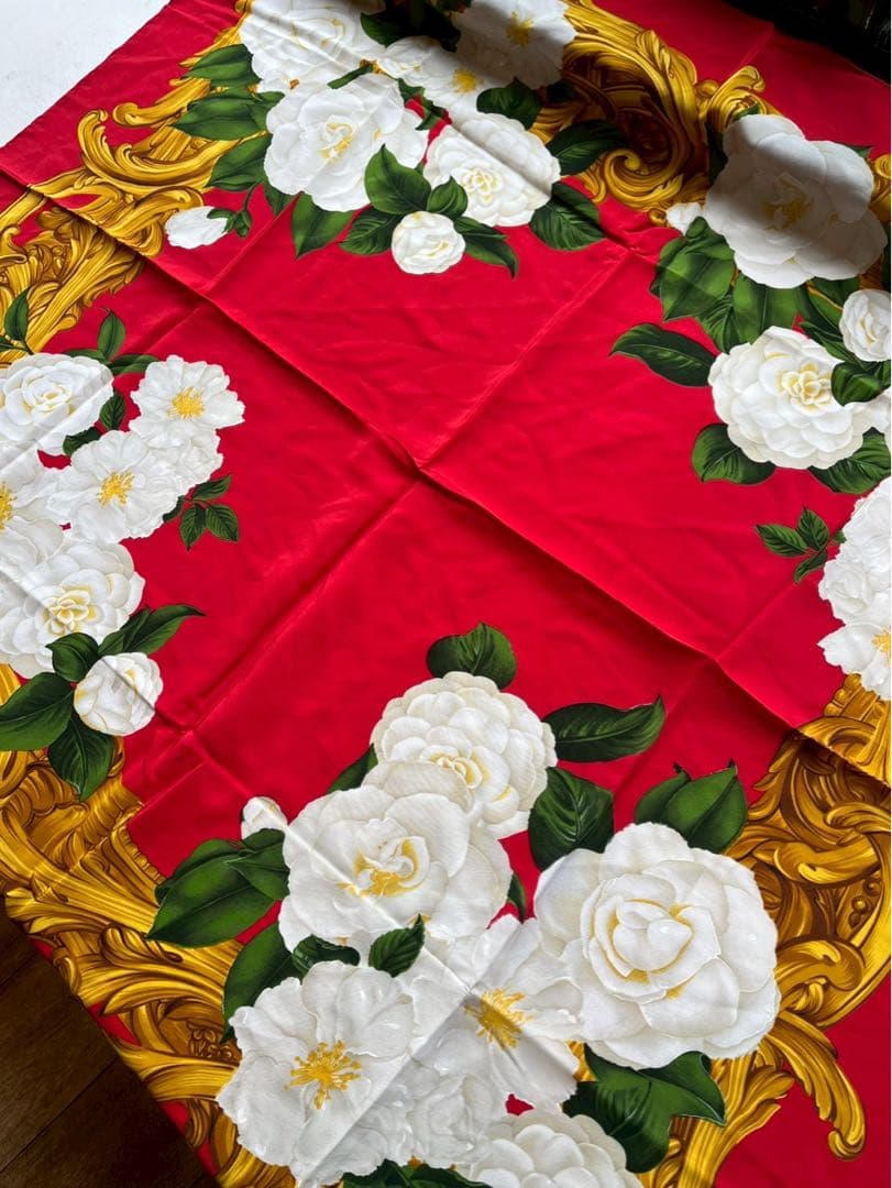 【新品未使用】CHANEL シャネル カメリア モチーフ　シルク　スカーフ