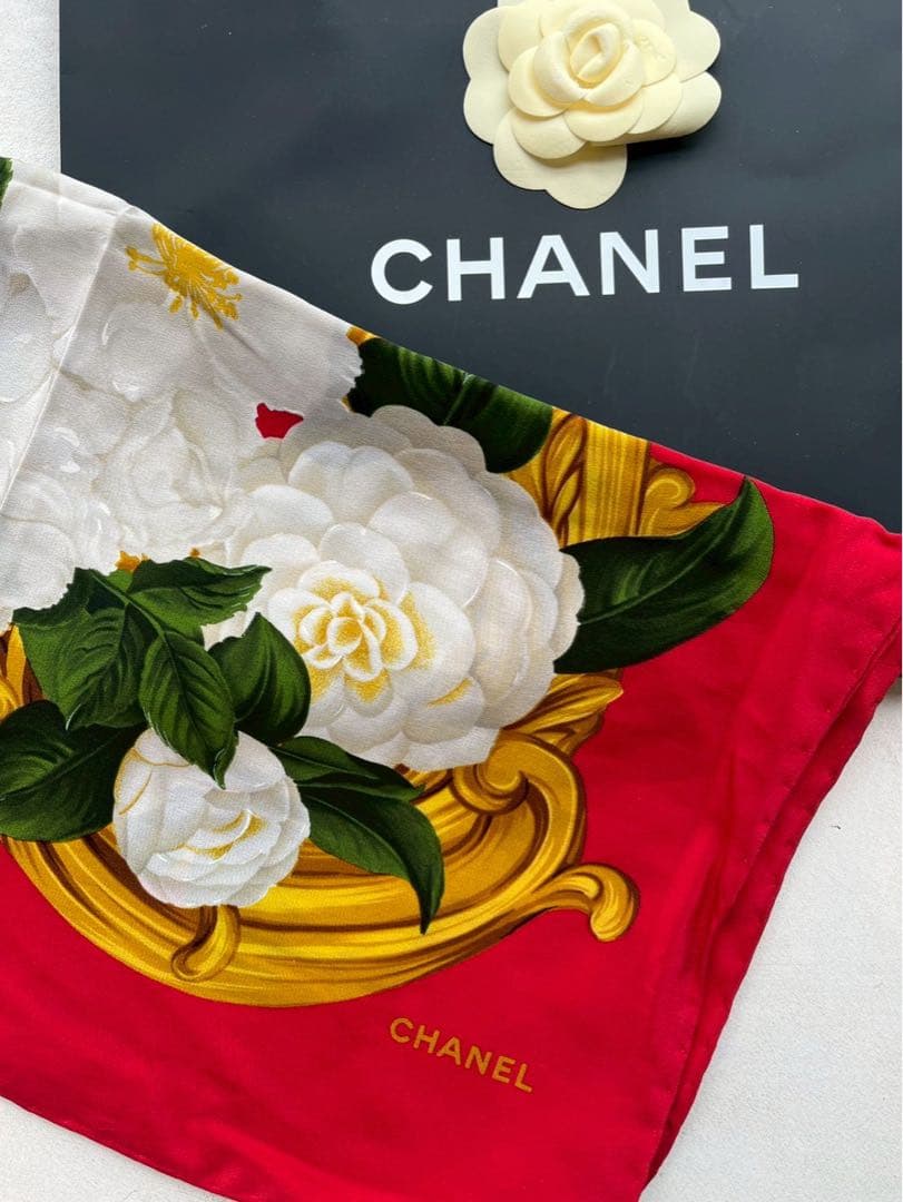 【新品未使用】CHANEL シャネル カメリア モチーフ　シルク　スカーフ