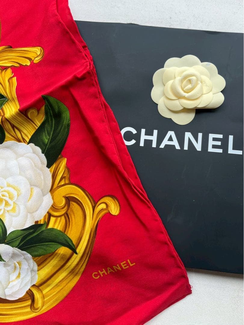【新品未使用】CHANEL シャネル カメリア モチーフ　シルク　スカーフ