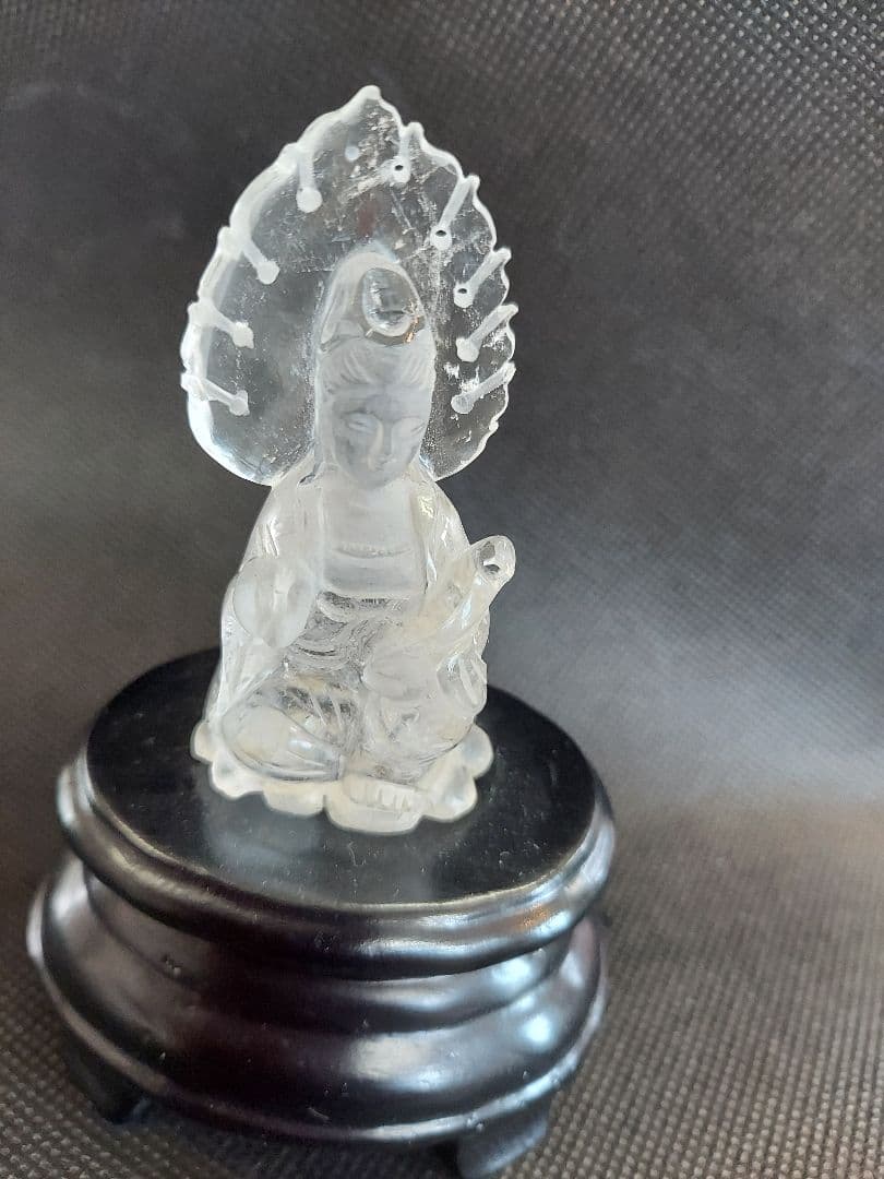 水晶の置物　観音菩薩