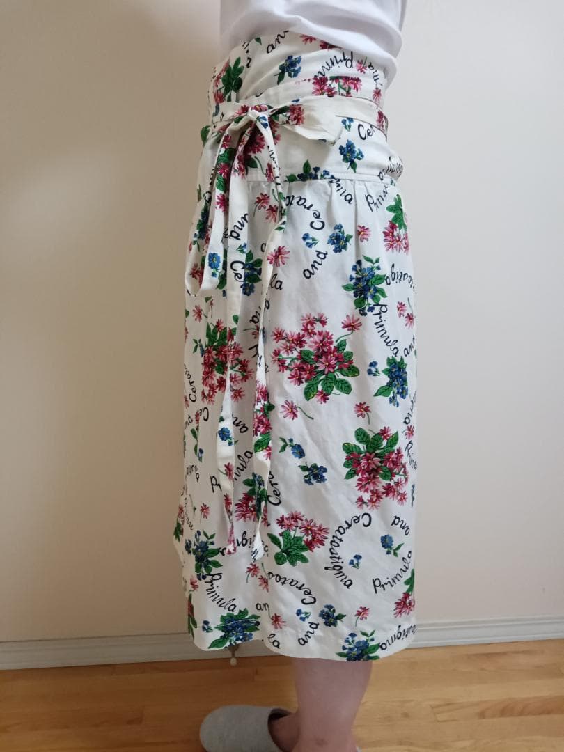 ★トリココムデギャルソン・花柄紐ラップスカート ・麻レーヨン・ホワイト系