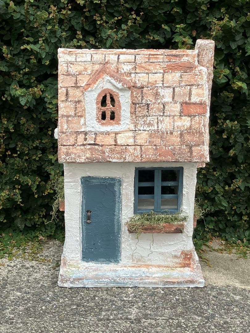 モルタルミニチュアガーデンハウス ブルーの窓と扉のお家 カントリードールハウス