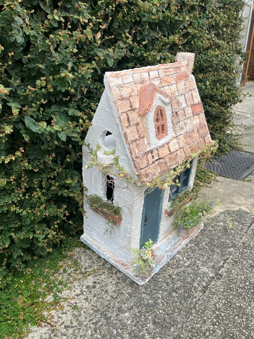 モルタルミニチュアガーデンハウス ブルーの窓と扉のお家 カントリードールハウス