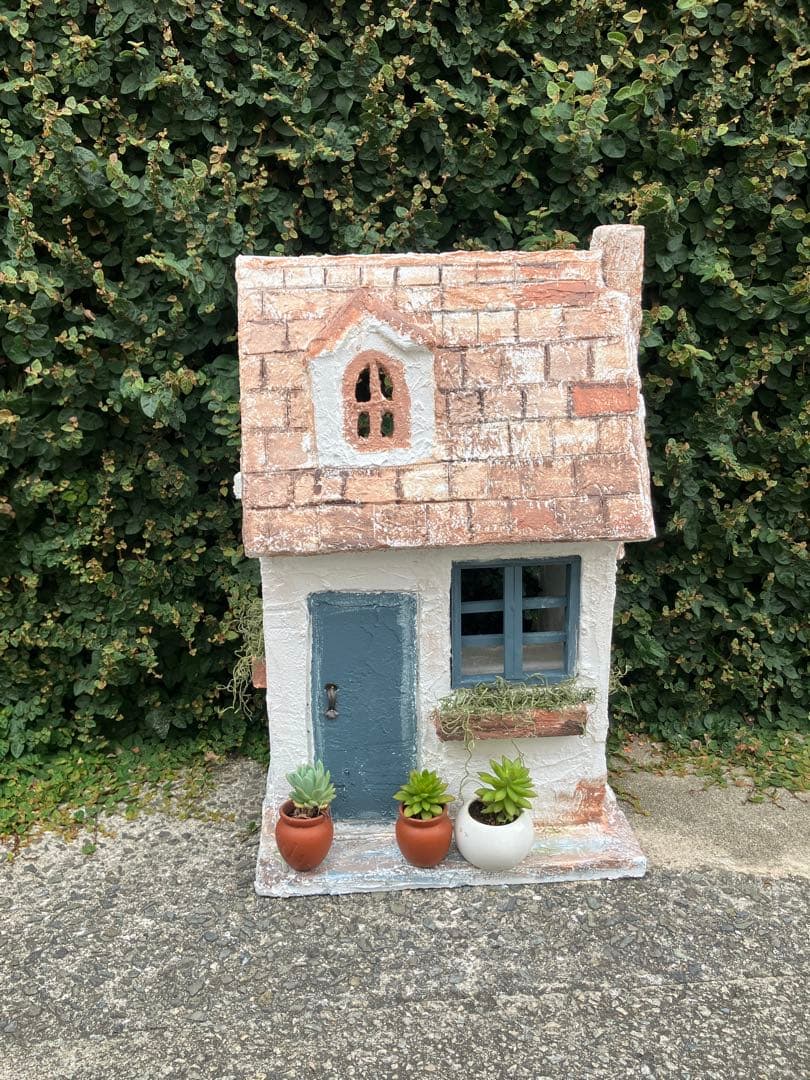 モルタルミニチュアガーデンハウス ブルーの窓と扉のお家 カントリードールハウス