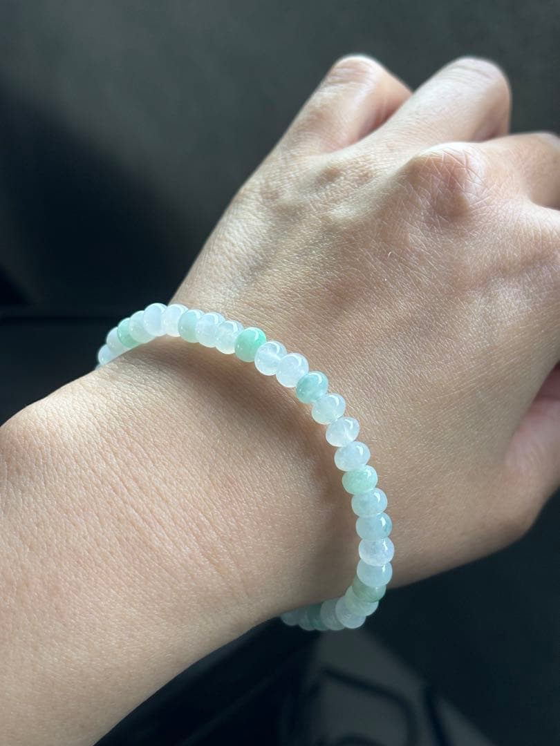 ミャンマー産 天然本翡翠 A貨　氷種 清楚系 淡色ブレスレット