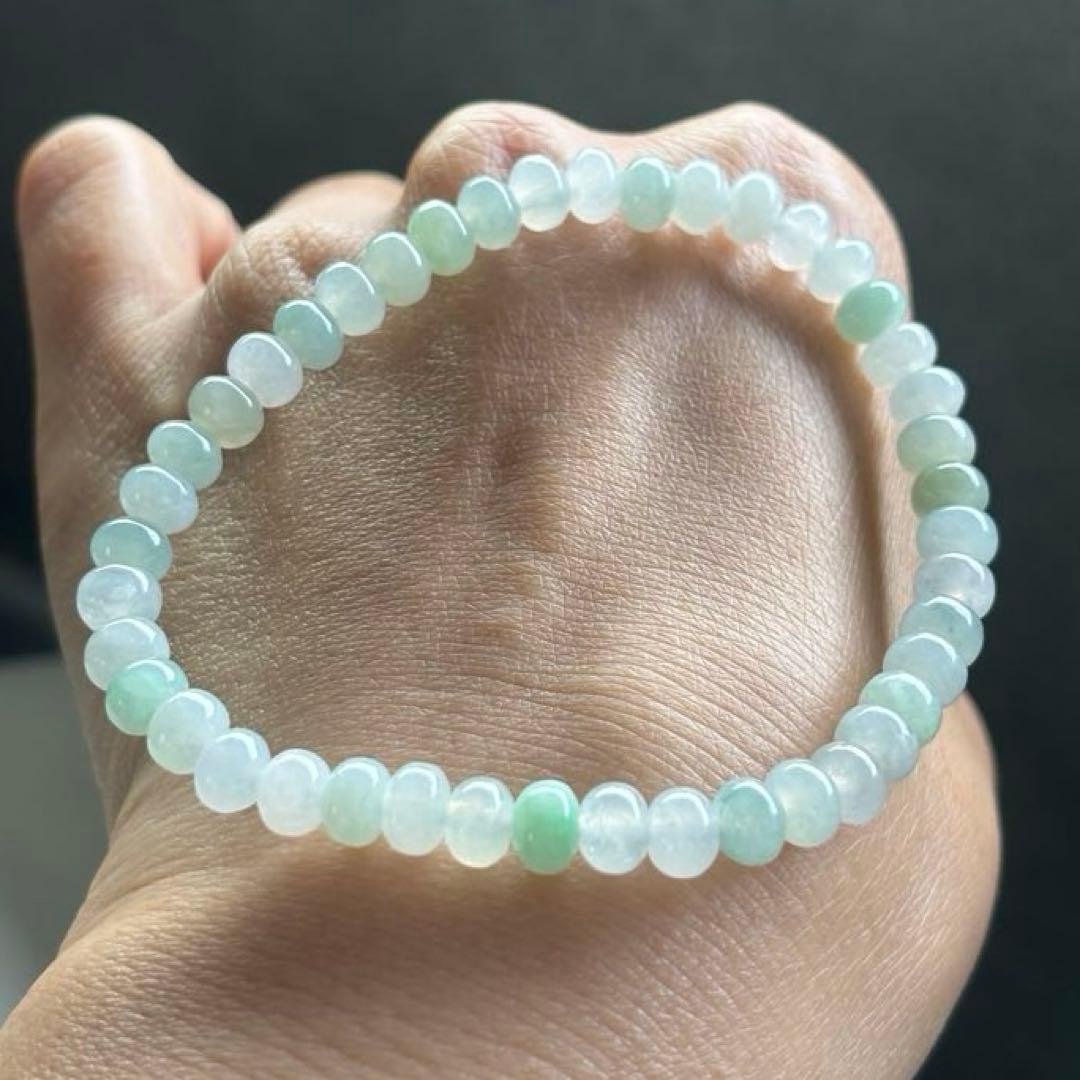 ミャンマー産 天然本翡翠 A貨　氷種 清楚系 淡色ブレスレット