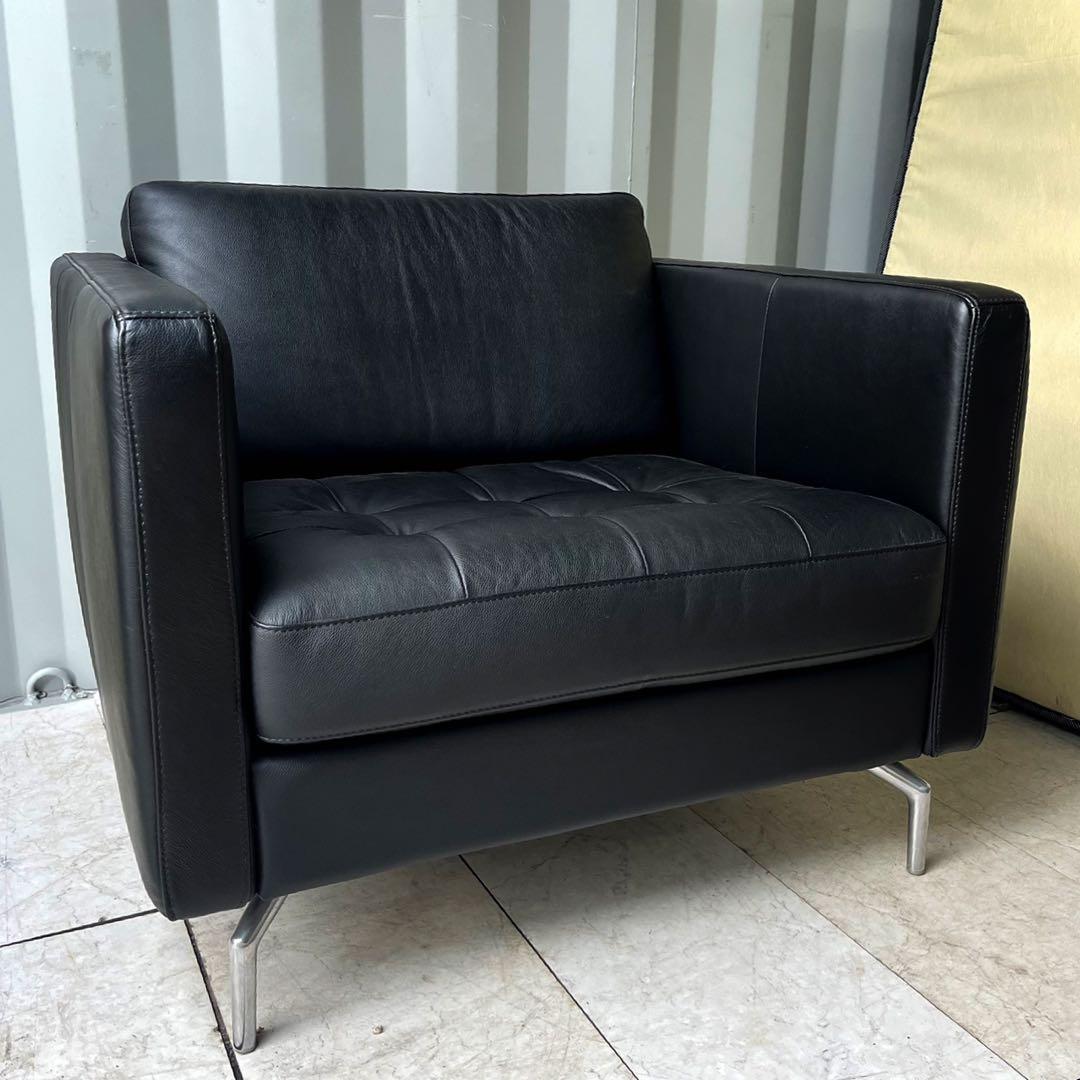 取付無料！ボーコンセプト Osaka 北欧モダン風ブラック本革シングルソファ✨