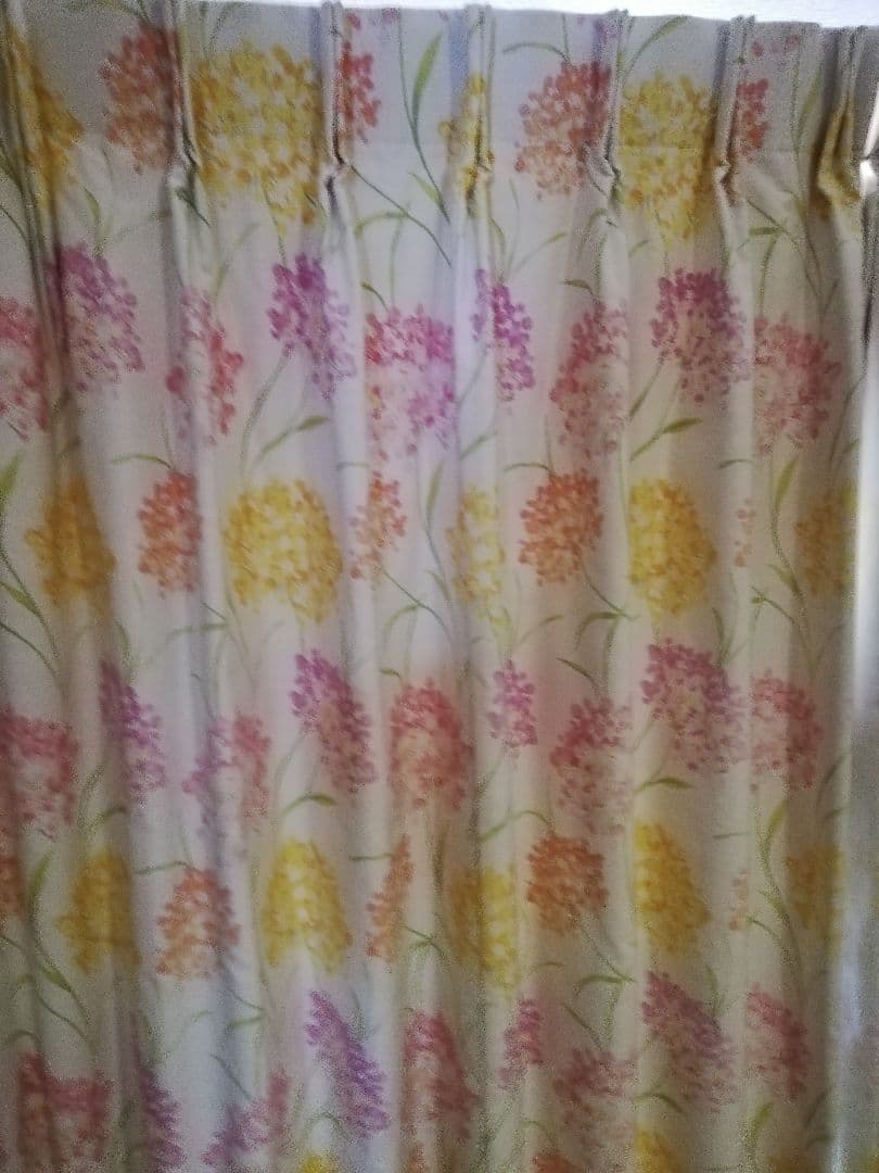 みえこ縦142.5×横104の2枚　ローラアシュレイ　 カーテン