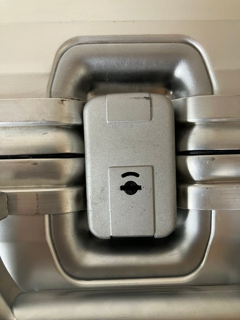 週末限定セール　Rimowa ルフトハンザ　トパーズ　キャリーケース プルタブ