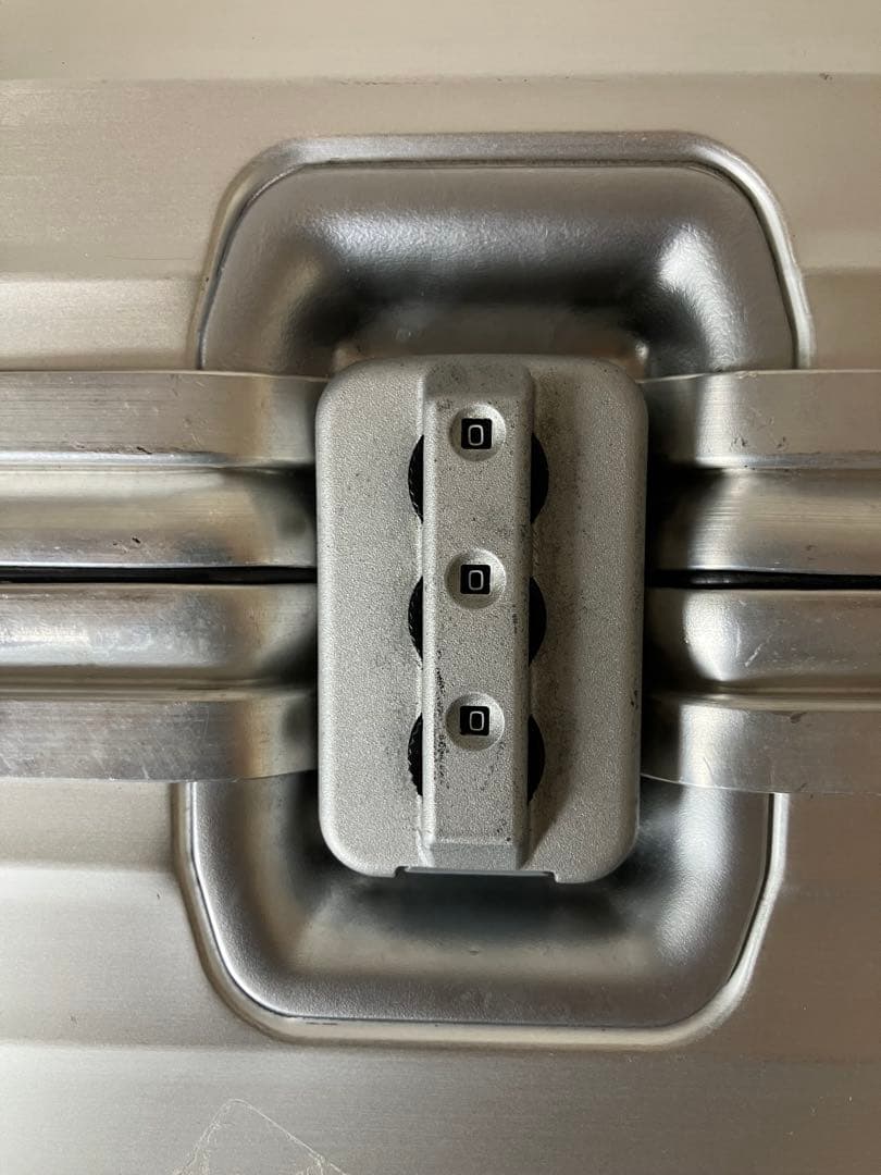 週末限定セール　Rimowa ルフトハンザ　トパーズ　キャリーケース プルタブ