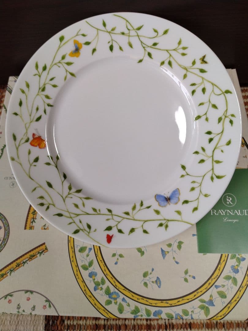 【レア】未使用のレイノー・リモージュの「ヒストリー ナチュール」シリーズのお皿