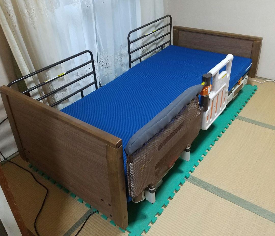 中古 プラッツ社 「ラフィオ」 超低床介護ベッド3モーターベッド