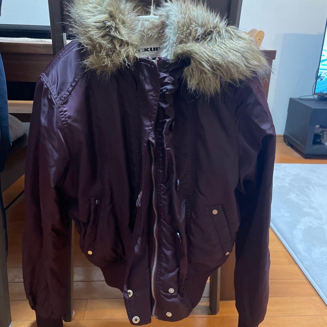 バーガンディ ファー付きダウンジャケット