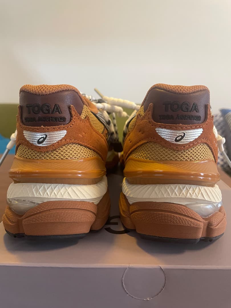 ASICS TOGA スニーカー ブラウン/オレンジ/ブルー