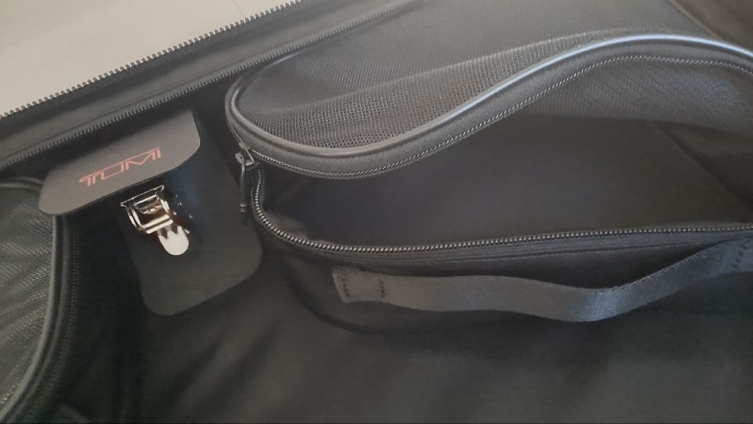 TUMIブラック ナイロン キャリーケース2～3泊