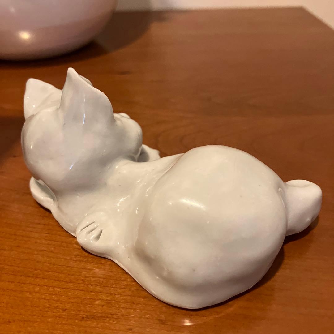 作家さんが手掛けた美しいお色でどの角度からも可愛い過ぎる眠り猫の陶器オブジェ