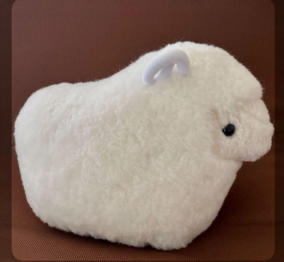 日本ムートン　じぶんまくら　羊型抱き枕