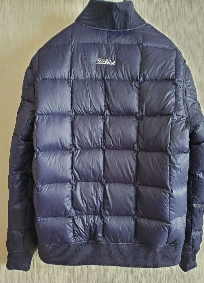 Titleist ネイビー XL ダウンジャケット値下げしました
