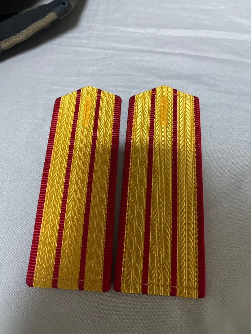 赤と金のストライプ肩章 2004年製（大校/大佐/一佐）