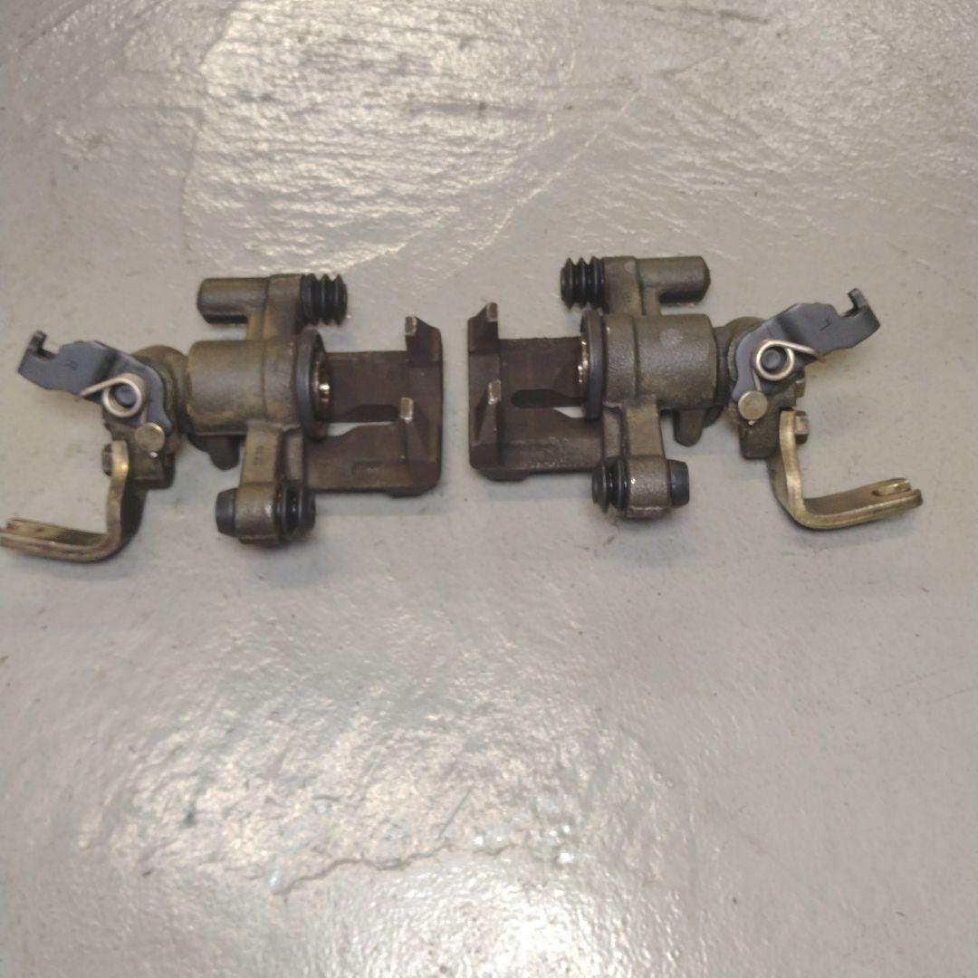 NA8C リヤーブレーキキャリパー