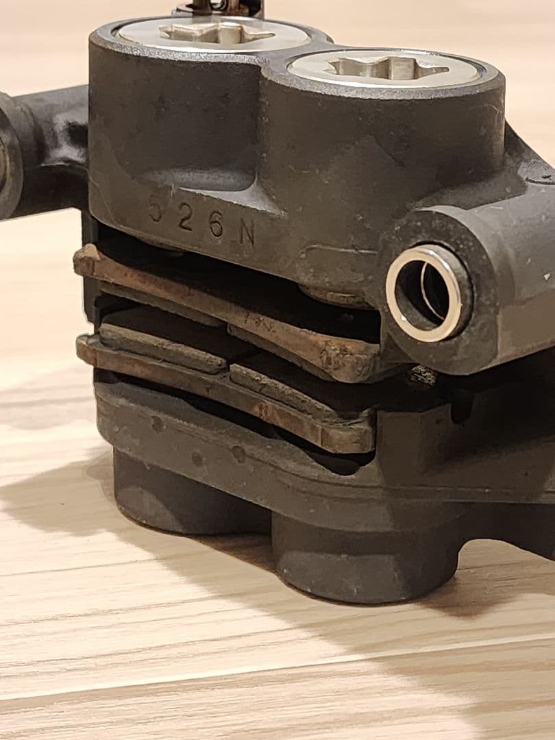 ヤマハ YZF-R1 5vy 2004 フロントキャリパー 108mm 動作OK